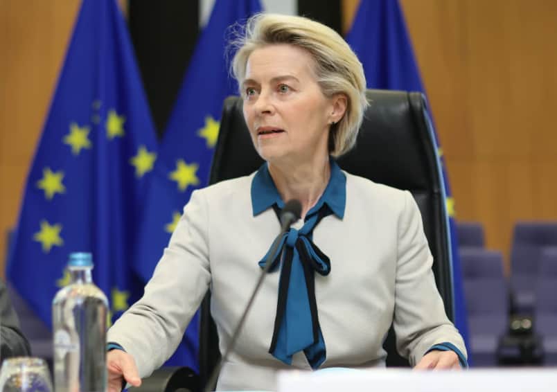 У Єврокомісії довелось пояснювати, чому керівництво ЄС скористалось чартерним рейсом