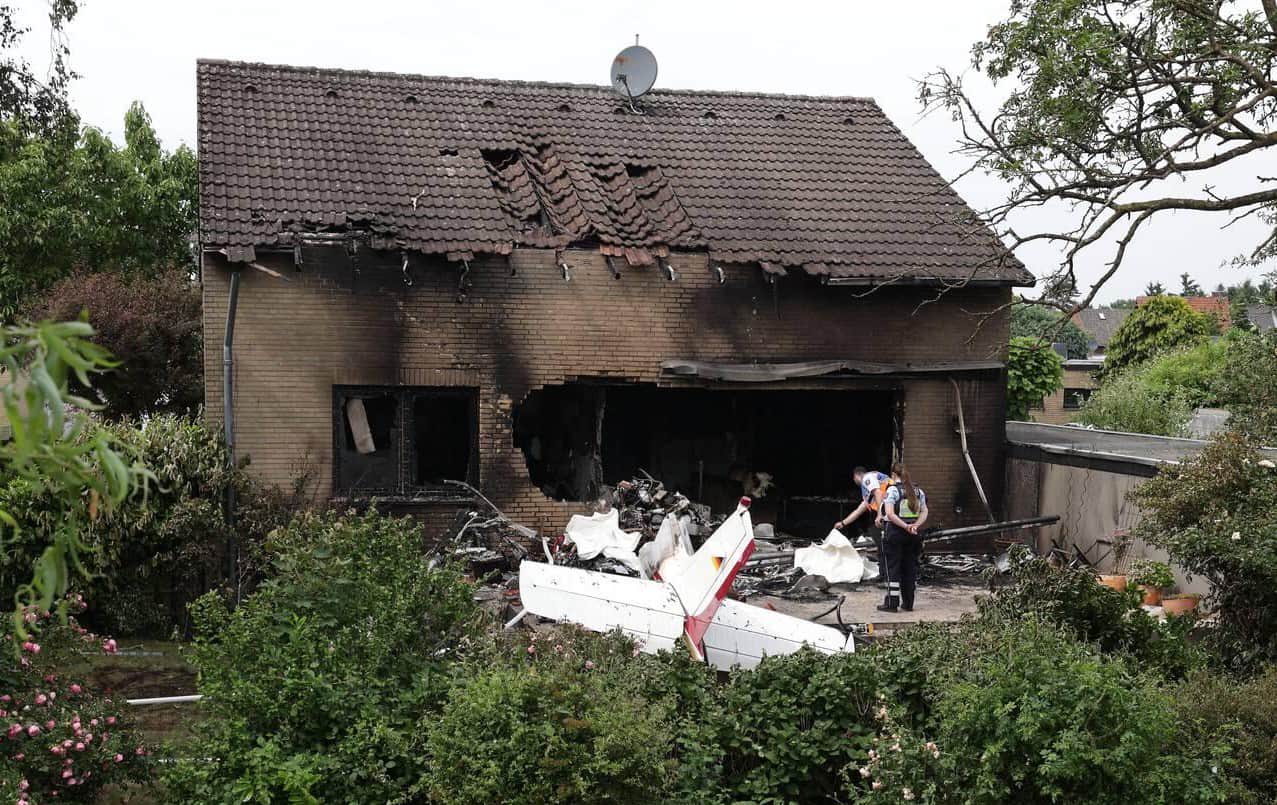 У Німеччині спортивний літак врізався у будинок: загинула 71-річна пілотеса і мешканець