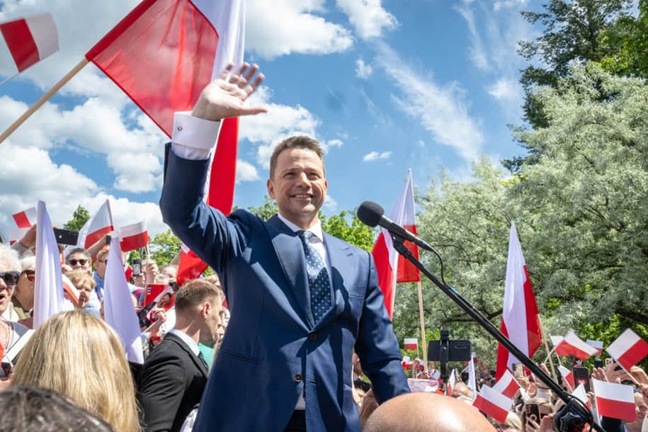 Кандидат в президенти Польщі запропонував супернику здати аналізи через “наркотичні підозри”