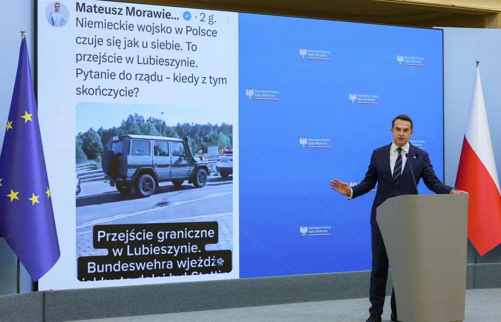 Качинський скликає антиміграційний марш, в уряді Польщі відреагували