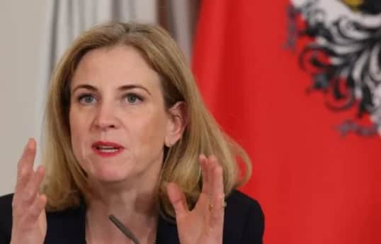 Глава МЗС Австрії після удару РФ по Тернополю закликала до негайного припинення вогню