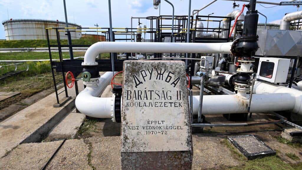 FT: послу ЄС не дозволили оглянути пошкодження на нафтопроводі “Дружба”