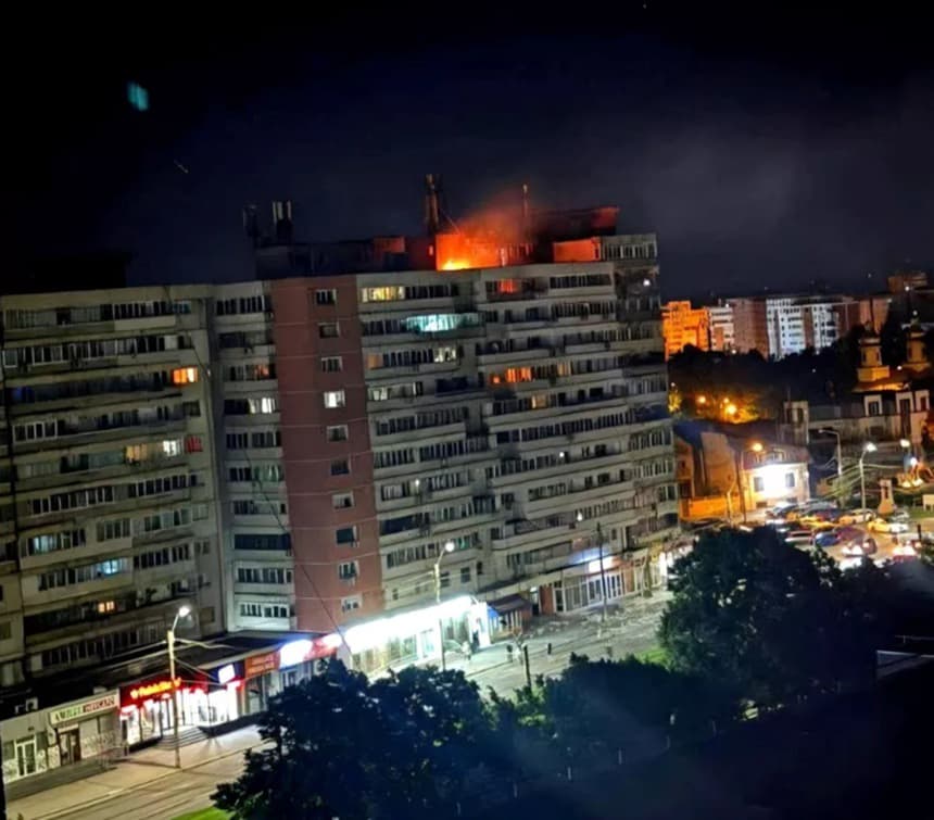 Жителям багатоповерхівки в Галаці, в яку врізався дрон РФ, дозволили повернутися додому
