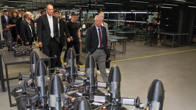 Сенатор Грем під час візиту в Україну відвідав виробництво безпілотників